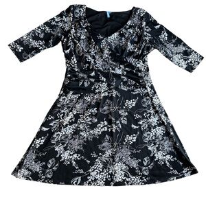 B-Slim Women’s Black Floral Black and White Size 2X Wedding Guest Midi Dress